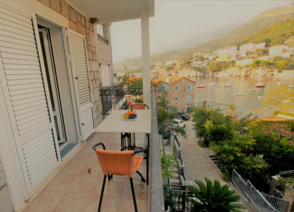 Apartments Mitrovici Milocer Sveti Stefan Bagian luar foto