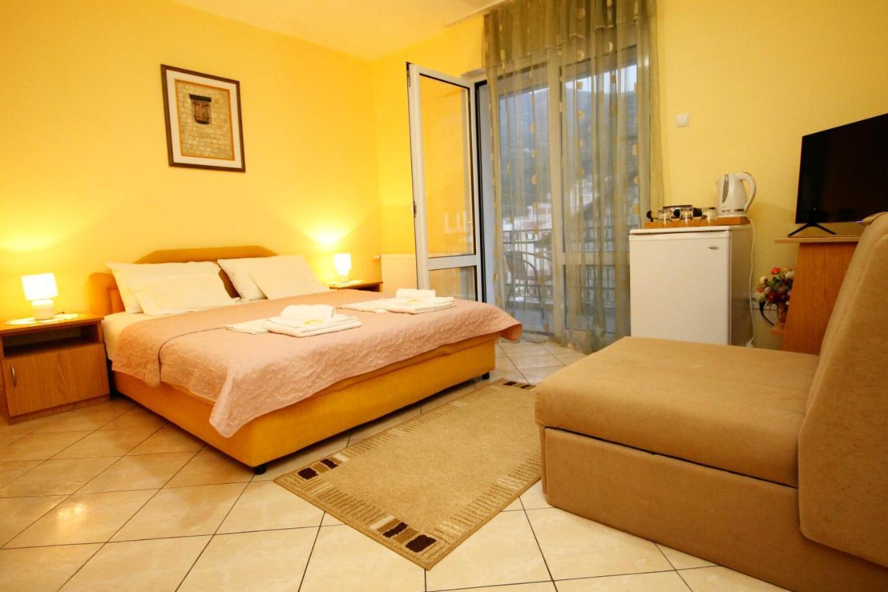 Apartments Mitrovici Milocer Sveti Stefan Bagian luar foto