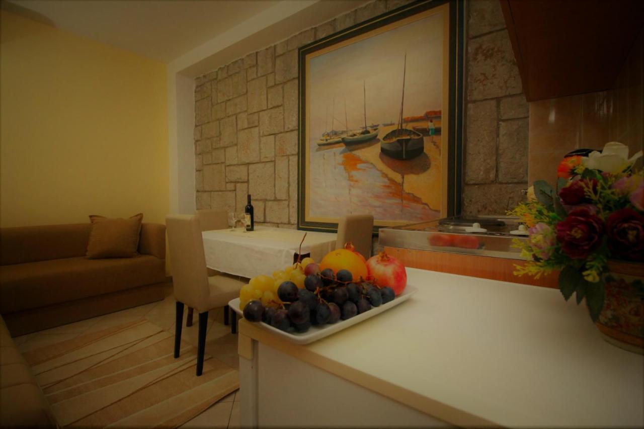 Apartments Mitrovici Milocer Sveti Stefan Bagian luar foto