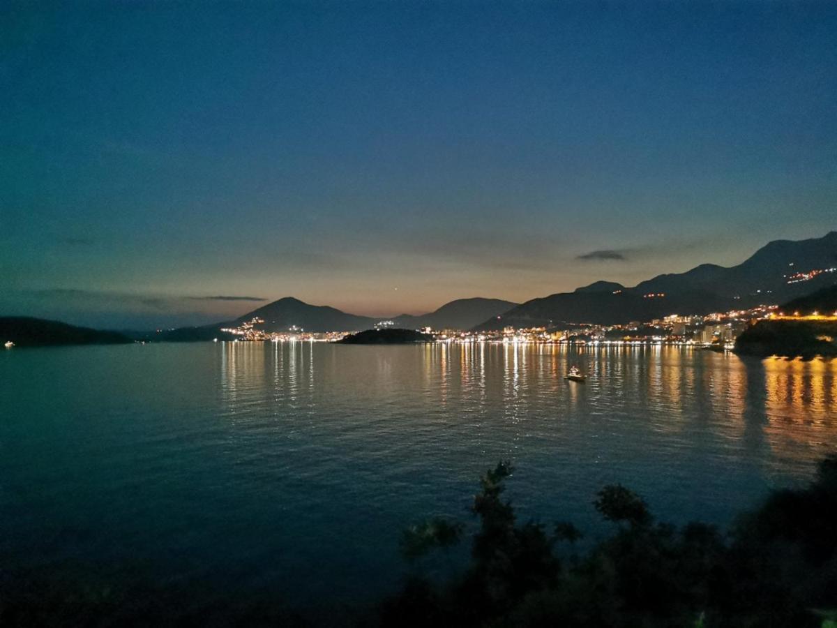 Apartments Mitrovici Milocer Sveti Stefan Bagian luar foto
