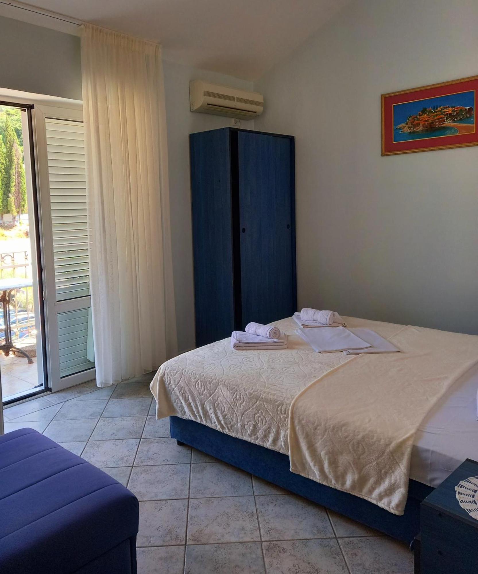 Apartments Mitrovici Milocer Sveti Stefan Bagian luar foto