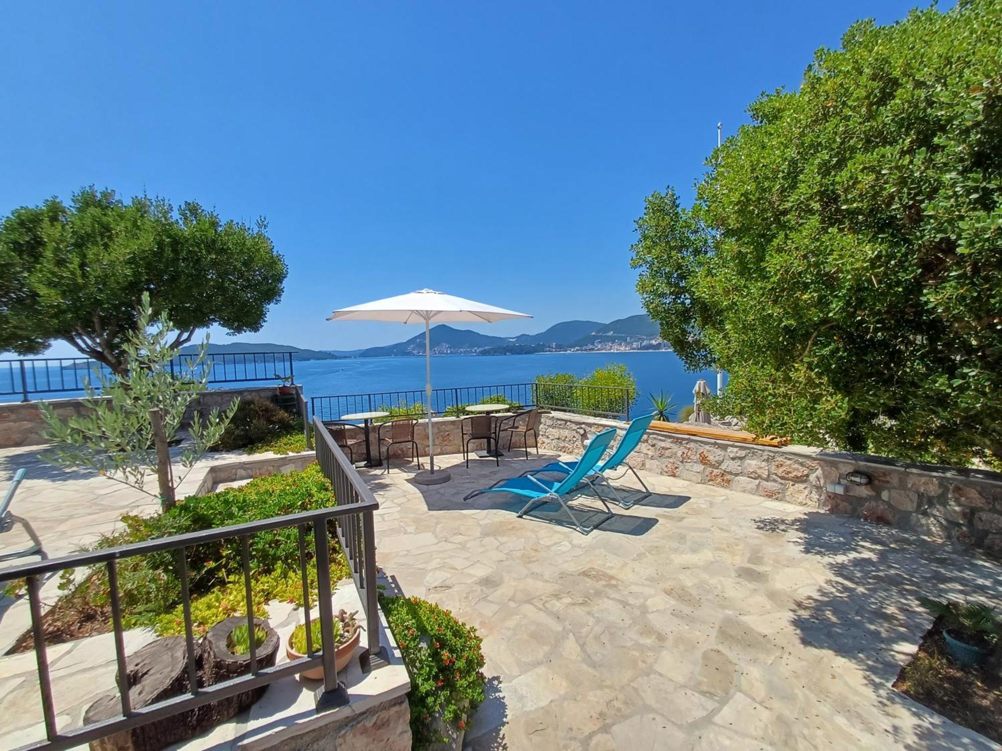Apartments Mitrovici Milocer Sveti Stefan Bagian luar foto