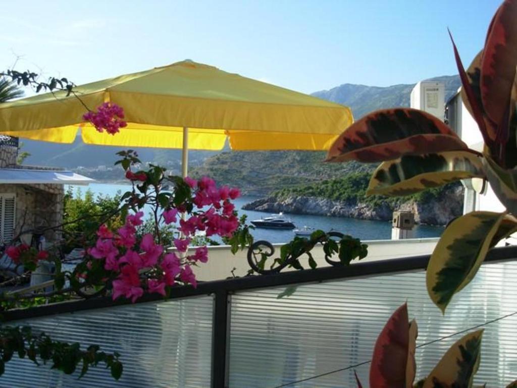 Apartments Mitrovici Milocer Sveti Stefan Bagian luar foto